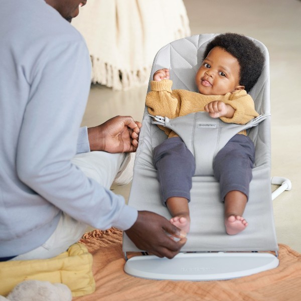 Espreguiçadeiras para bebé: o que ter em conta antes de comprar