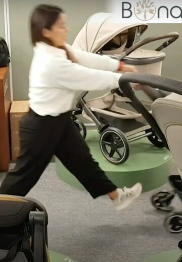 No carrinho de bebé ultra  compacto Joolz aer+ podemos dar passos gigantes sem tropeçar no carrinho