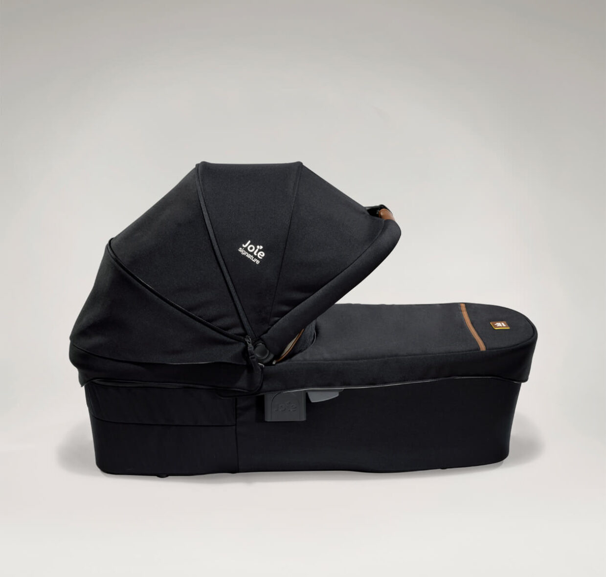 p3-joie-signature-carrycot-ramblexl-eclipse-right-profile-canopy-extended