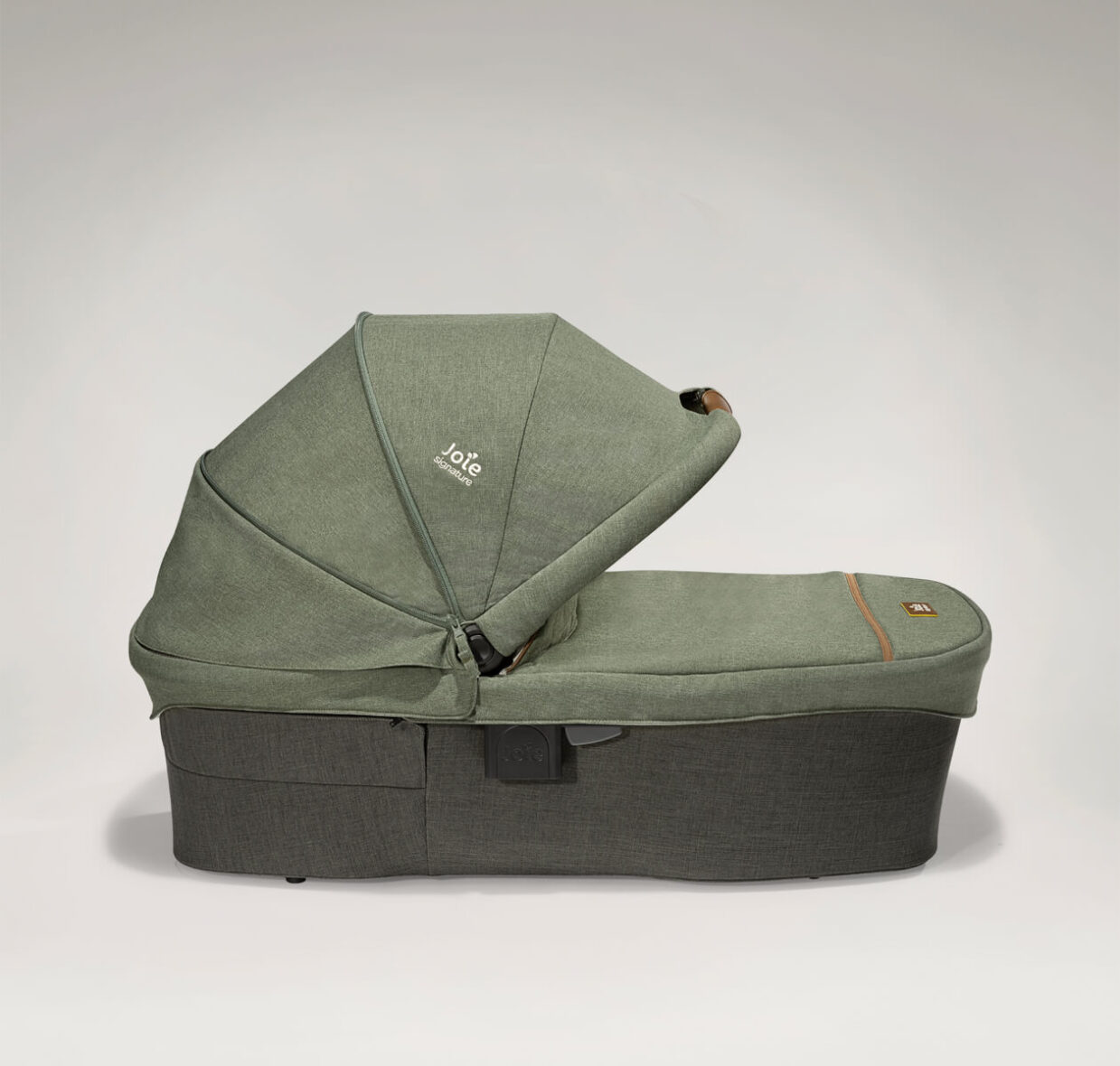 p3-joie-signature-carrycot-ramblexl-pine-right-profile-canopy-extended